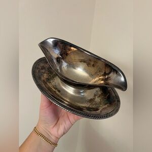 Castleton INTERNATIONAL SILVER 683 Plated Gravy Boat w/ Attached Underplate